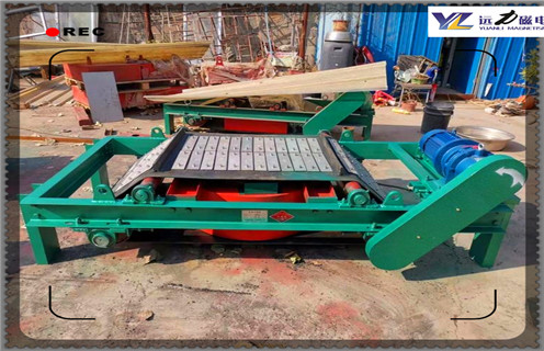 帶式除鐵器工作原理是一種直流電磁勵(lì)磁線圈 帶式除鐵器工作原理是一種直流電磁勵(lì)磁線圈
