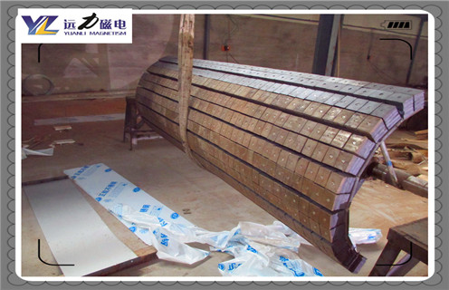 磁選機,磁選機設備內改動的葉輪使粗物料有什么變化?_鐵礦磁選機設備內改動的葉輪使粗物料有什么變化?磁場一般為多少_磁塊如何排列 磁選機,磁選機設備內改動的葉輪使粗物料有什么變化?_鐵礦磁選機設備內改動的葉輪使粗物料有什么變化?磁場一般為多少_磁塊如何排列